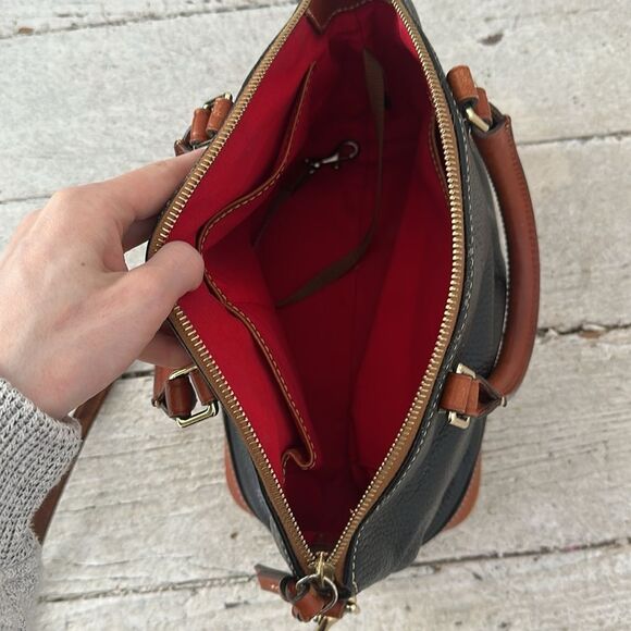 Vintage Dooney And Bourke Pebbled Leather Domed 2 Way Handbag - Picture 6 of 7